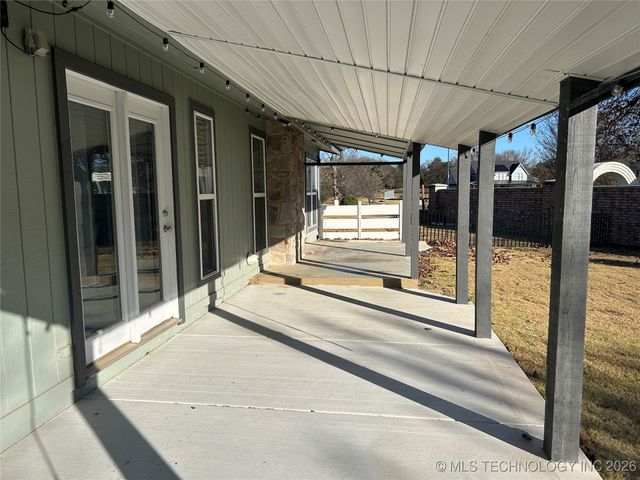 157 N Spinnaker Run, Stigler, OK 74462