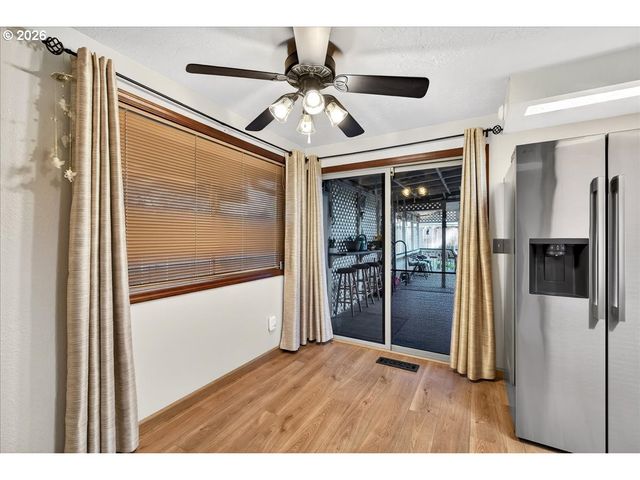 16033 Se RICKSHIRE Ln, Milwaukie, OR 97267