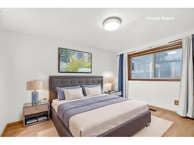 16033 Se RICKSHIRE Ln, Milwaukie, OR 97267