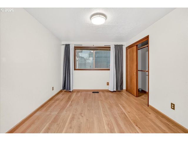 16033 Se RICKSHIRE Ln, Milwaukie, OR 97267