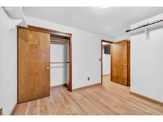 16033 Se RICKSHIRE Ln, Milwaukie, OR 97267