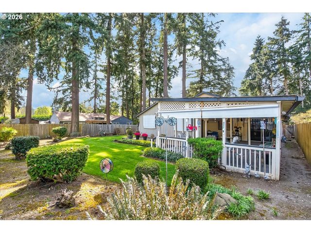 16033 Se RICKSHIRE Ln, Milwaukie, OR 97267