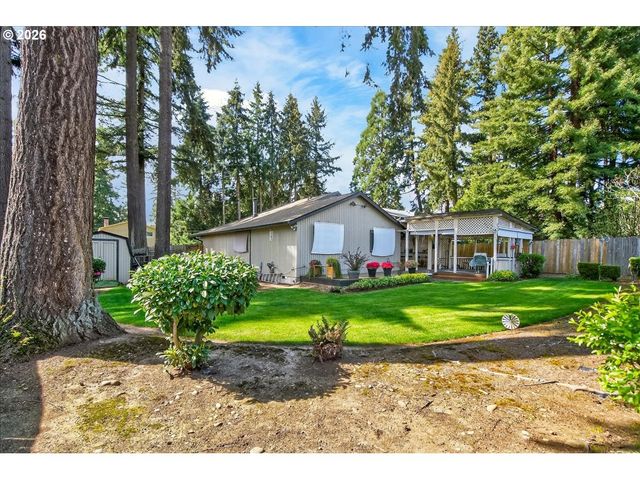 16033 Se RICKSHIRE Ln, Milwaukie, OR 97267