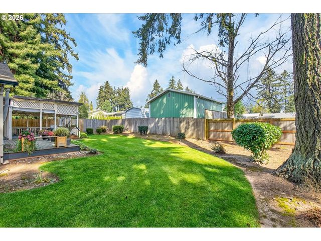 16033 Se RICKSHIRE Ln, Milwaukie, OR 97267