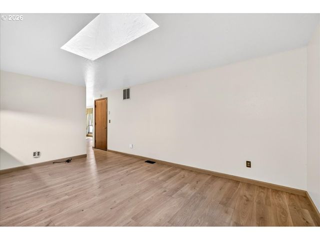 16033 Se RICKSHIRE Ln, Milwaukie, OR 97267