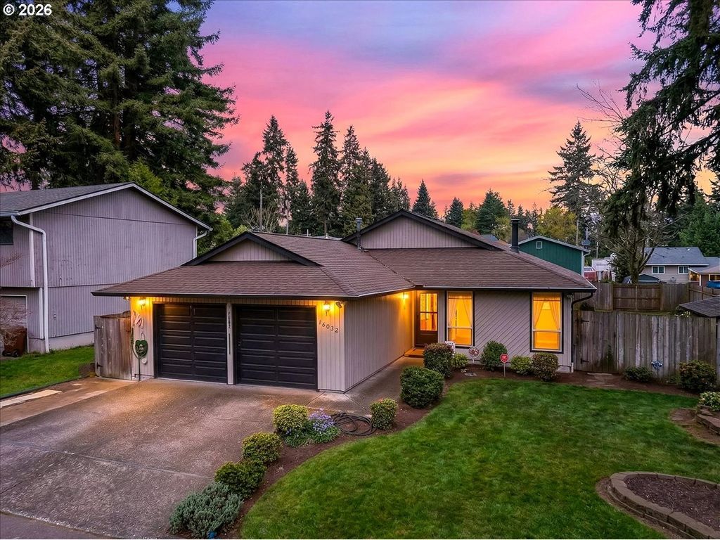 16033 Se RICKSHIRE Ln, Milwaukie, OR 97267