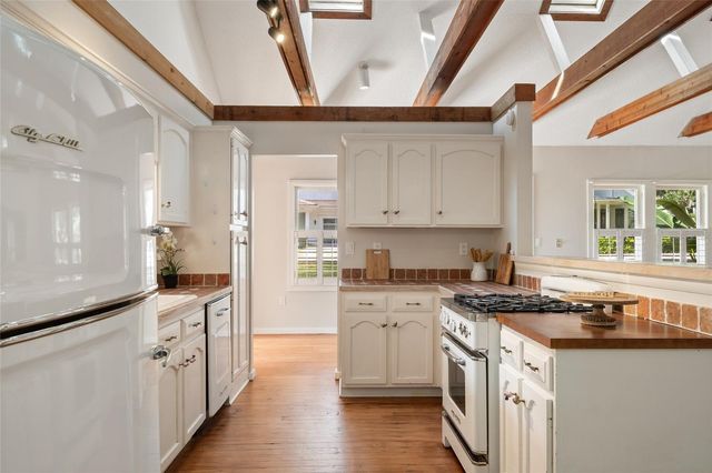 825 OAKDALE STREET, Windermere, FL 34786