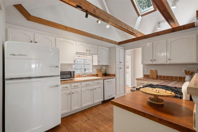 825 OAKDALE STREET, Windermere, FL 34786