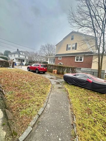 7 Parkway Cres, Milton, MA 02186