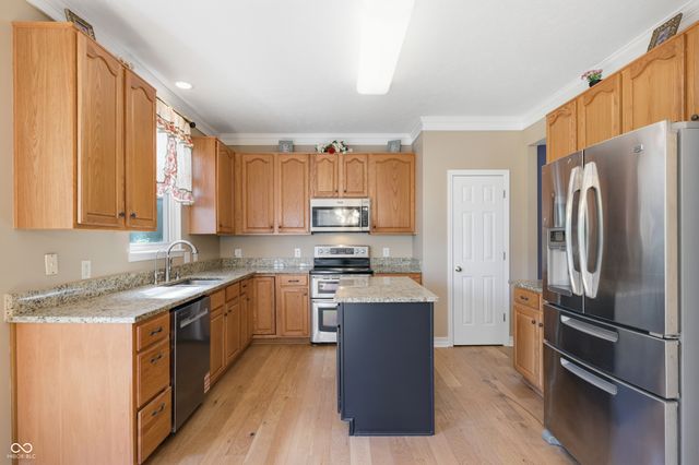 14105 Conner Knoll Parkway, Fishers, IN 46038