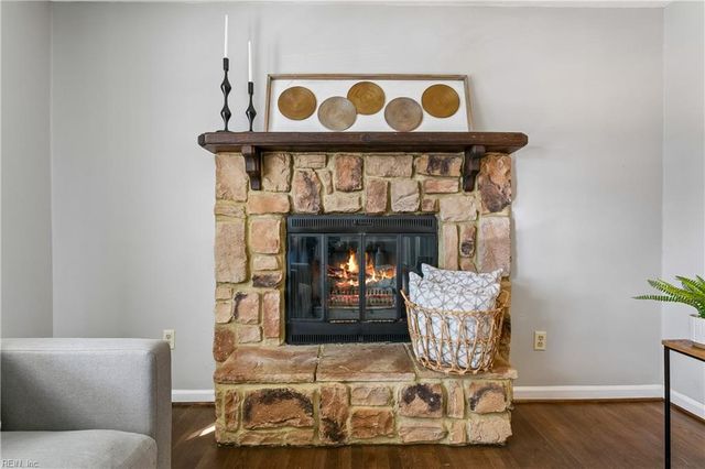 448 Dunmore DR, Newport News, VA 23602