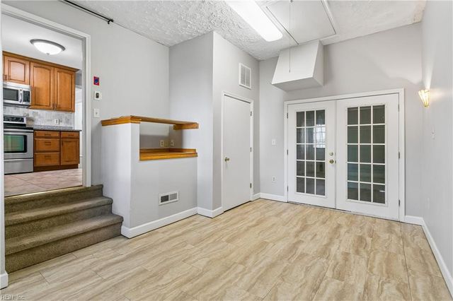 448 Dunmore DR, Newport News, VA 23602