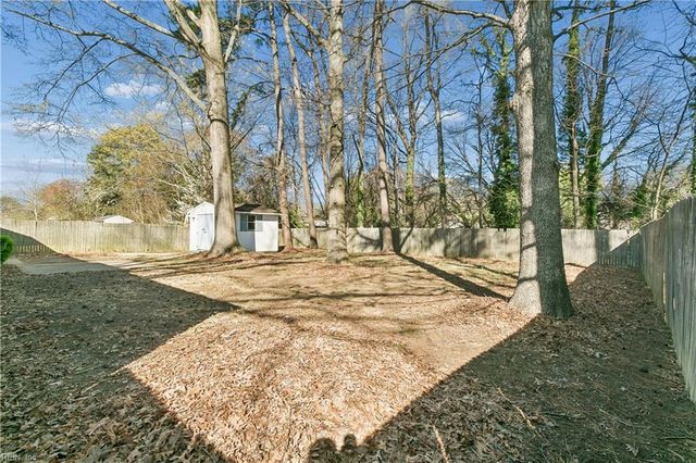 448 Dunmore DR, Newport News, VA 23602