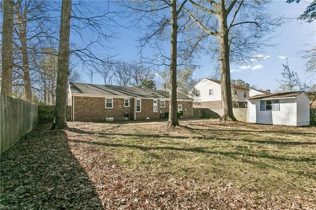 448 Dunmore DR, Newport News, VA 23602