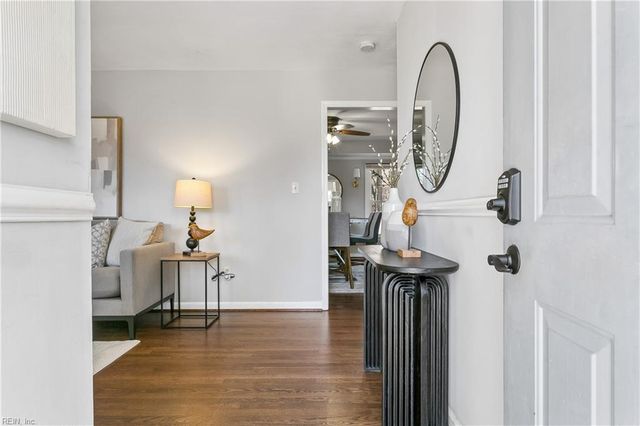 448 Dunmore DR, Newport News, VA 23602