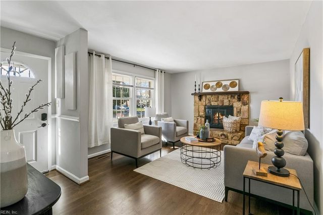 448 Dunmore DR, Newport News, VA 23602