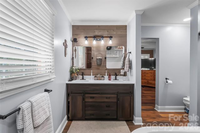 313 Springwood Drive NE, Valdese, NC 28690