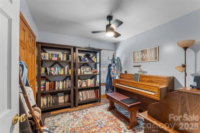 313 Springwood Drive NE, Valdese, NC 28690