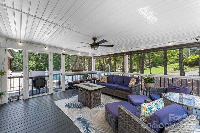 313 Springwood Drive NE, Valdese, NC 28690