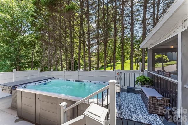 313 Springwood Drive NE, Valdese, NC 28690
