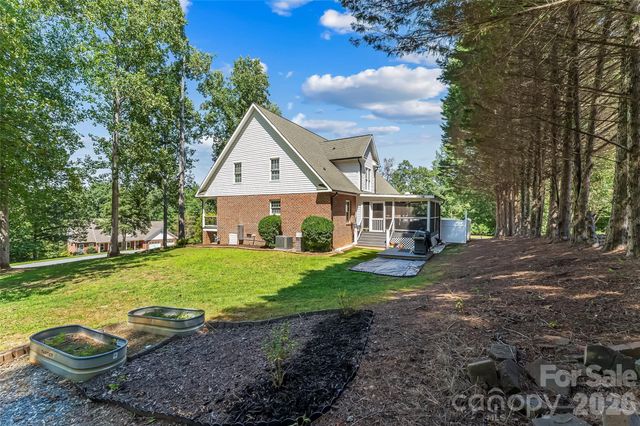 313 Springwood Drive NE, Valdese, NC 28690