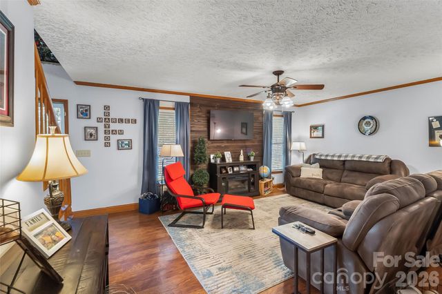 313 Springwood Drive NE, Valdese, NC 28690