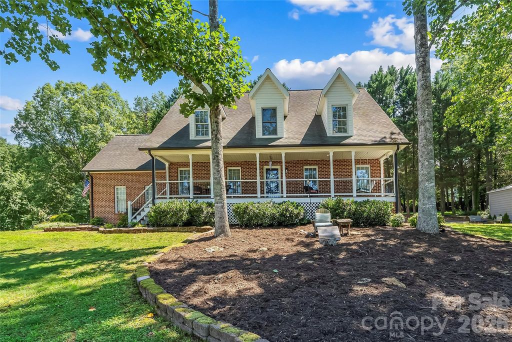 313 Springwood Drive NE, Valdese, NC 28690