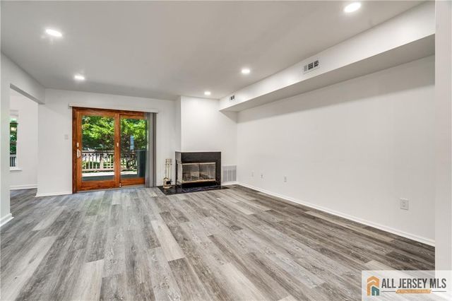 130 Winchester Way, Franklin, NJ 08873