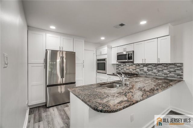 130 Winchester Way, Franklin, NJ 08873