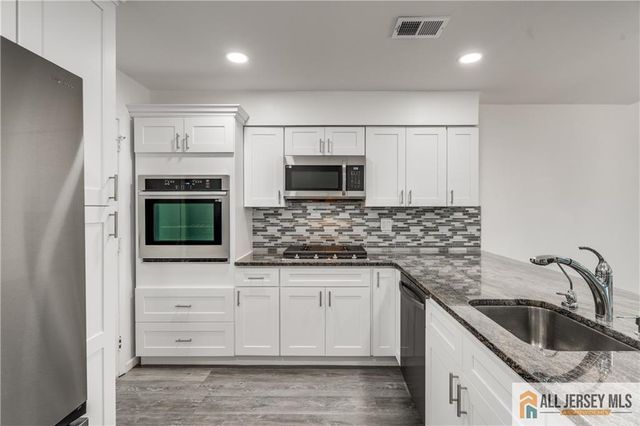 130 Winchester Way, Franklin, NJ 08873