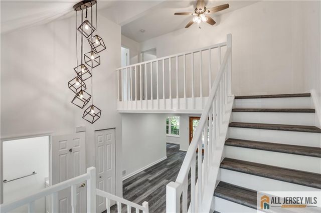130 Winchester Way, Franklin, NJ 08873