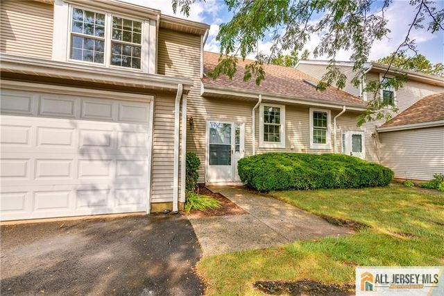 130 Winchester Way, Franklin, NJ 08873