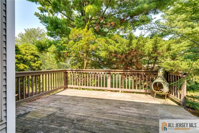 130 Winchester Way, Franklin, NJ 08873