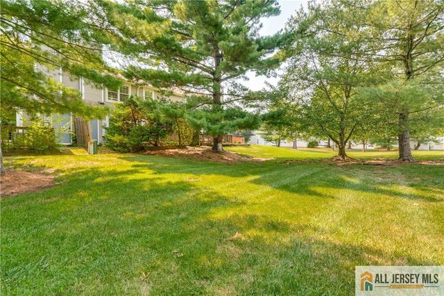 130 Winchester Way, Franklin, NJ 08873