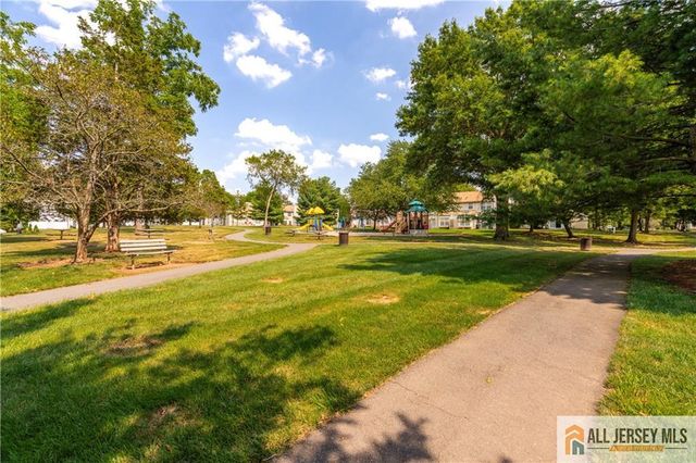130 Winchester Way, Franklin, NJ 08873