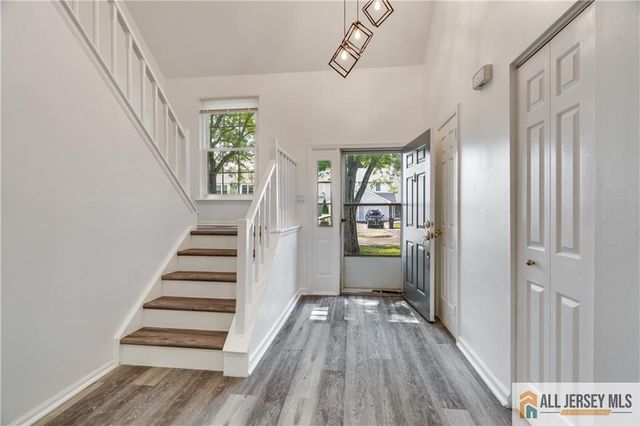 130 Winchester Way, Franklin, NJ 08873