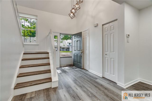 130 Winchester Way, Franklin, NJ 08873