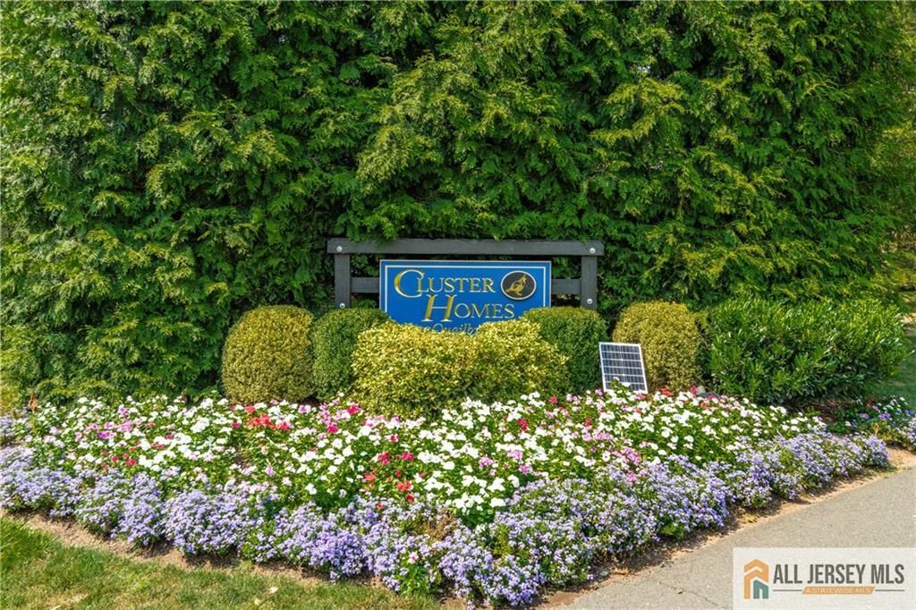 130 Winchester Way, Franklin, NJ 08873