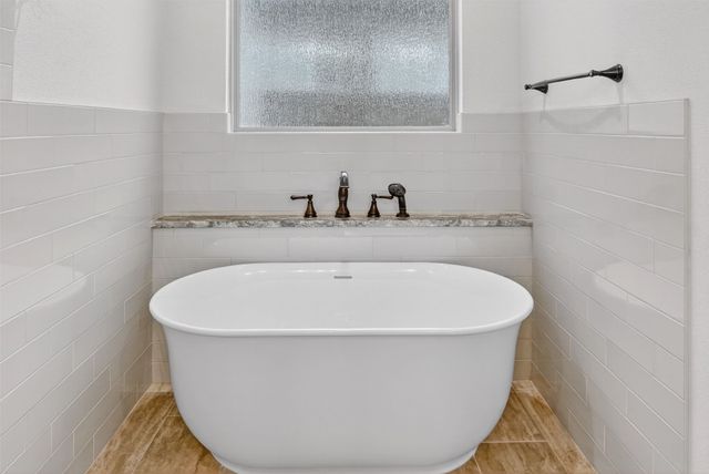 2716 River Path Court, Burleson, TX 76028