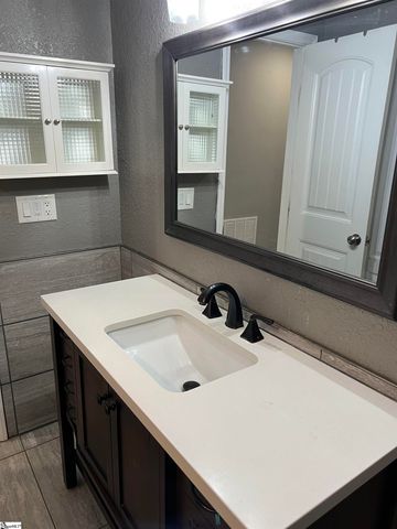 702 Central Avenue, Mauldin, SC 29622