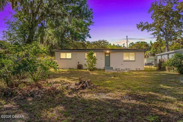 149 Oakwood Drive, Daytona Beach, FL 32117