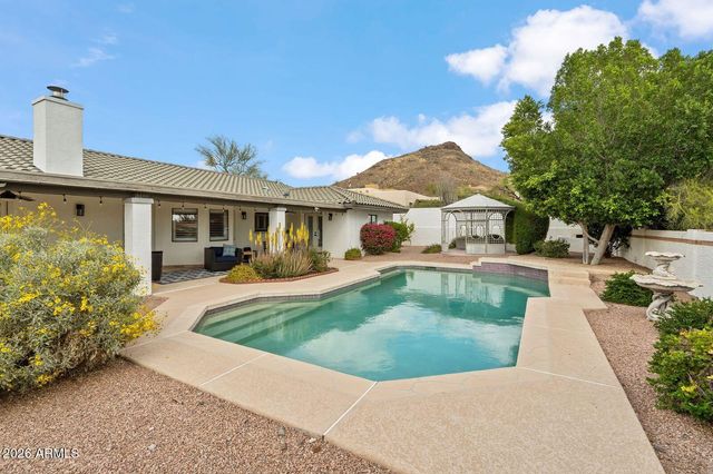1129 E FOREST HILLS Drive, Phoenix, AZ 85022