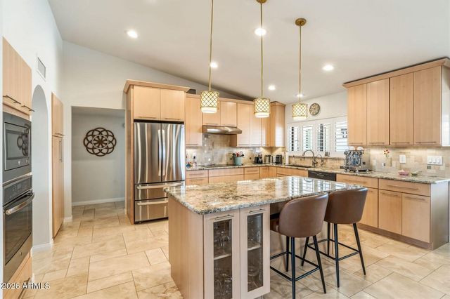 1129 E FOREST HILLS Drive, Phoenix, AZ 85022