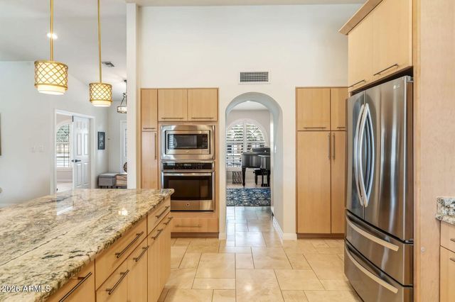 1129 E FOREST HILLS Drive, Phoenix, AZ 85022