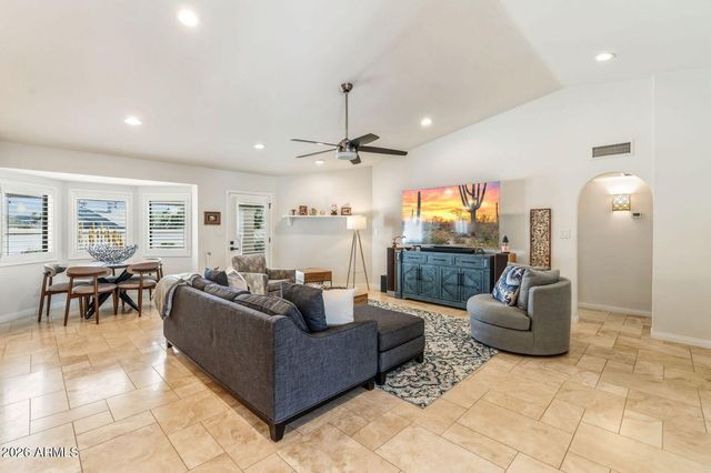 1129 E FOREST HILLS Drive, Phoenix, AZ 85022