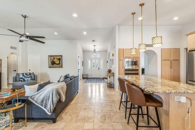 1129 E FOREST HILLS Drive, Phoenix, AZ 85022