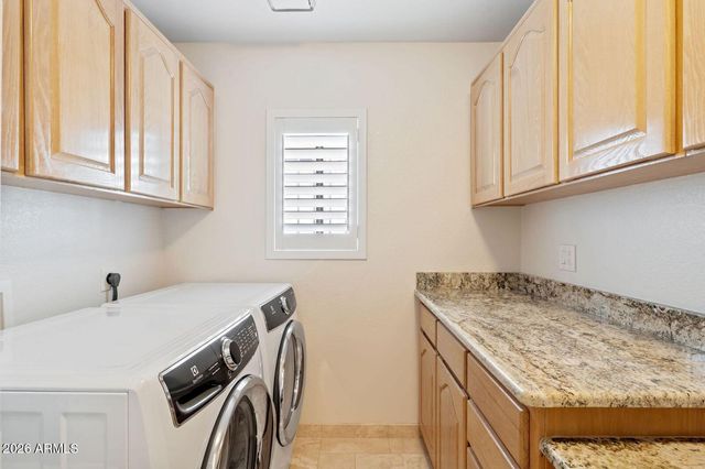 1129 E FOREST HILLS Drive, Phoenix, AZ 85022