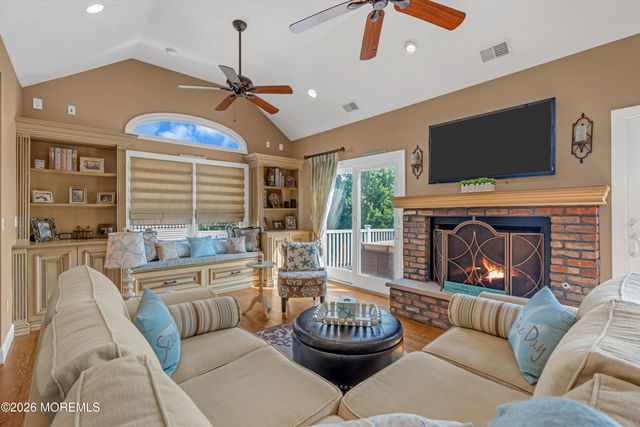 11 Luppatatong Avenue, Keyport, NJ 07735