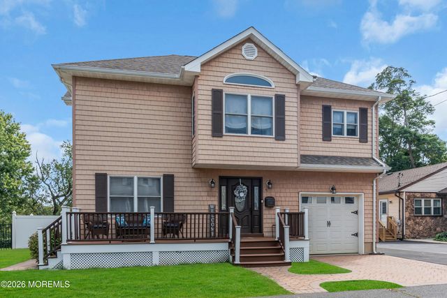 11 Luppatatong Avenue, Keyport, NJ 07735