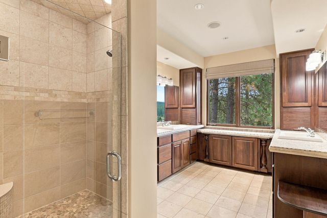 13307 S Bluegrouse Ln, Spokane, WA 99224